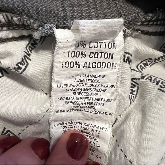 Vans Grey Plaid and Paisley Shorts for Men. Size 28. Great Condition!! - Picture 11 of 13